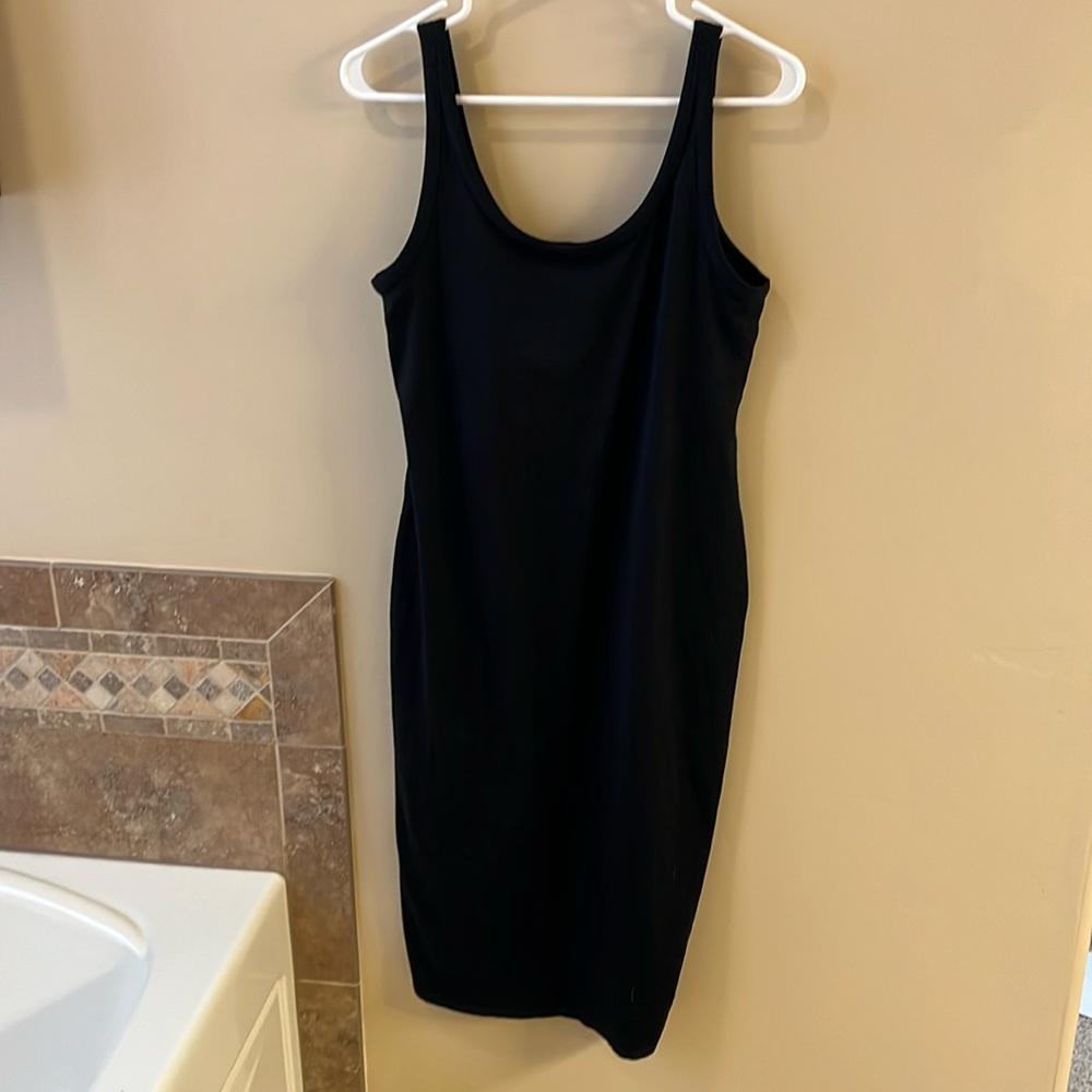Vuori Halo Essential Dress - Size Large - Black